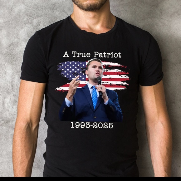 Men's Black 'A True Patriot' Graphic Tee - Picture 1 of 3